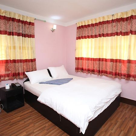 Mitra Garden Inn Kathmandu Buitenkant foto