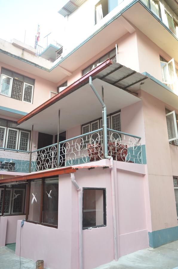 Mitra Garden Inn Kathmandu Buitenkant foto