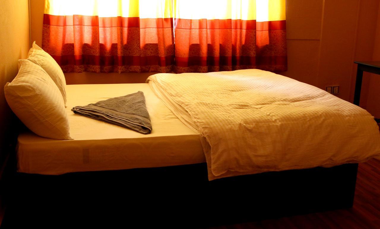 Mitra Garden Inn Kathmandu Buitenkant foto