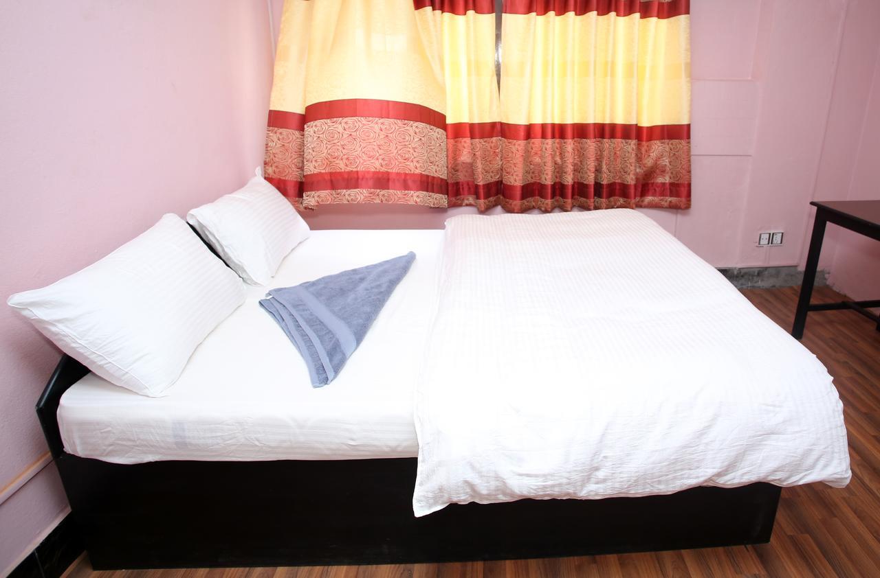 Mitra Garden Inn Kathmandu Buitenkant foto
