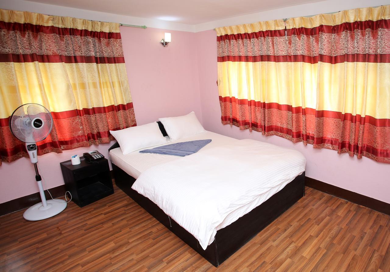 Mitra Garden Inn Kathmandu Buitenkant foto