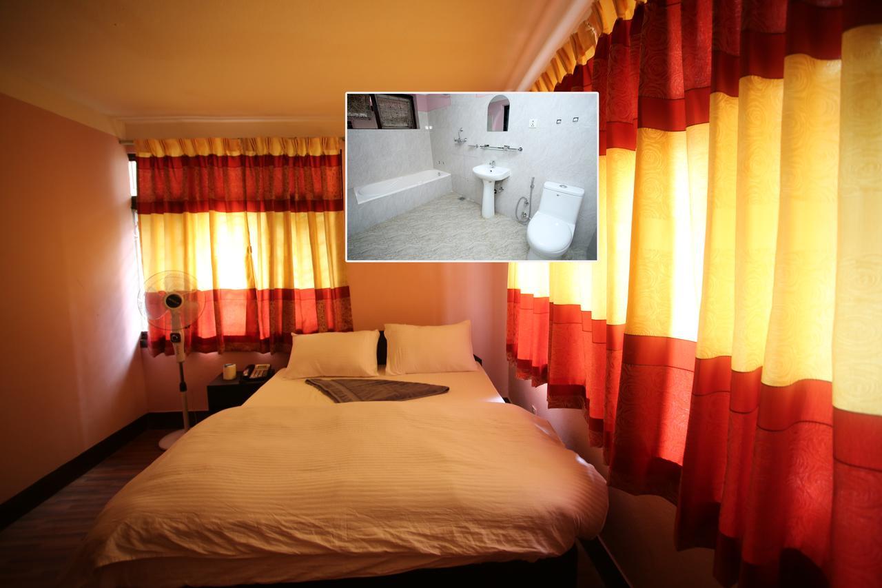 Mitra Garden Inn Kathmandu Buitenkant foto
